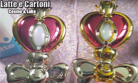 sailor-moon-spiral-heart-moon-rod-proplica-vs-fake-bootleg-wand – Latte e  Cartoni – Cosmo & Luke